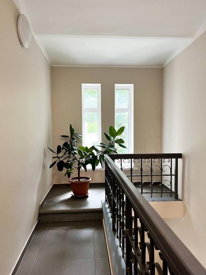 Bright Spacious Apartment In Riga With Free Parking Kültér fotó